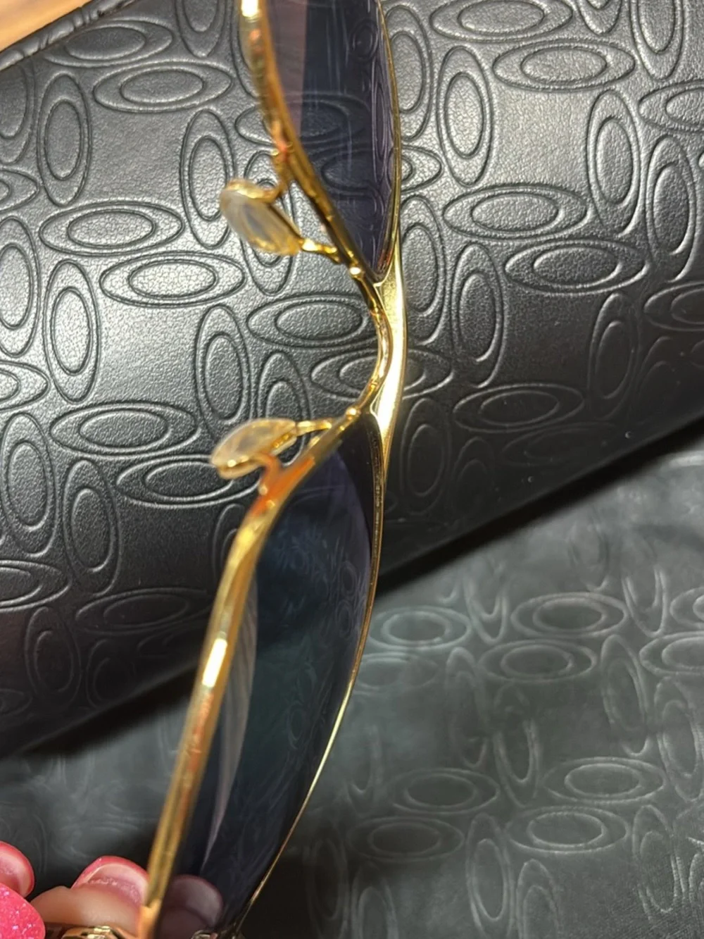 Oakley Sanctuary Polarized Avaiators. Unisex